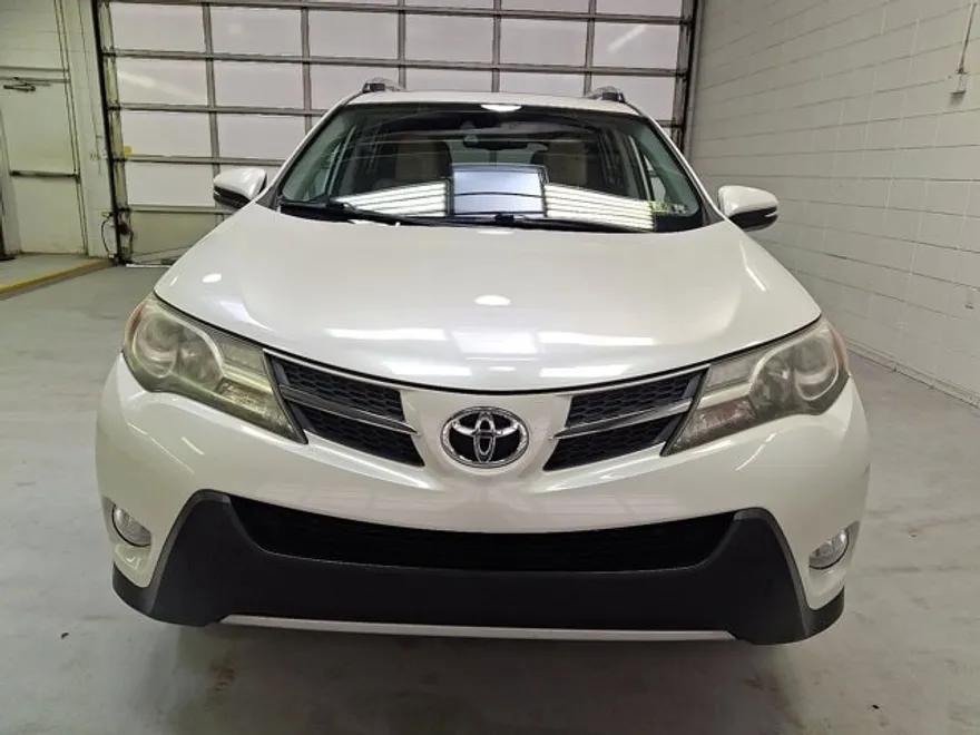 2015 Toyota RAV4 Limited photo 1