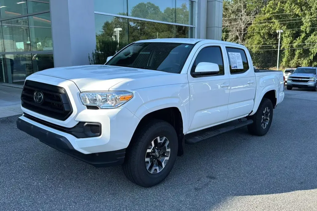 2022 Toyota Tacoma SR V6 photo 1