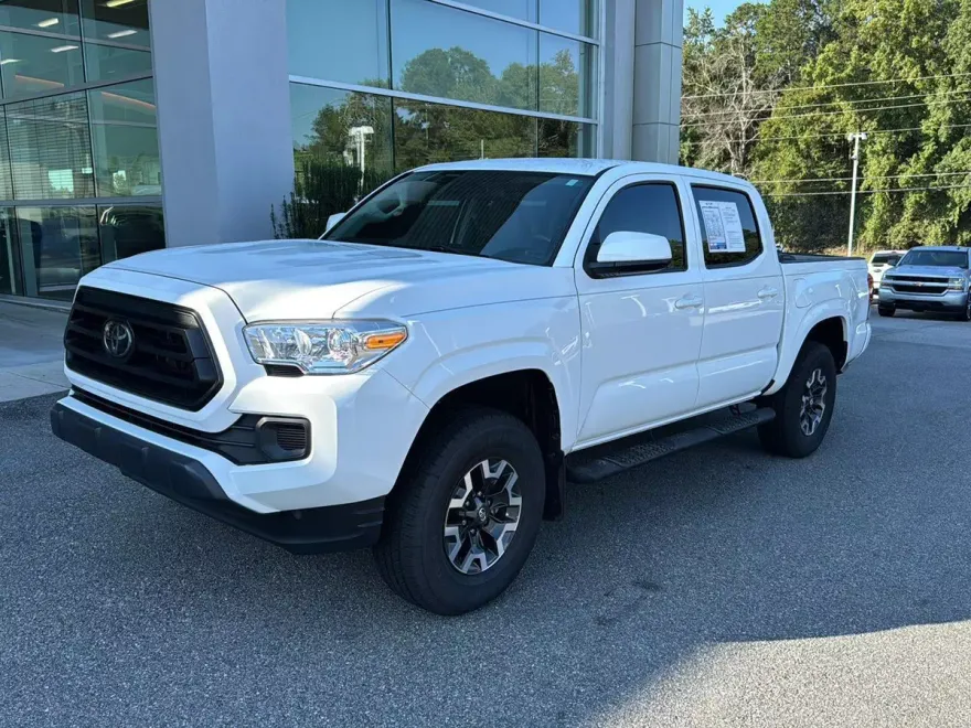 2022 Toyota Tacoma SR V6 photo 1