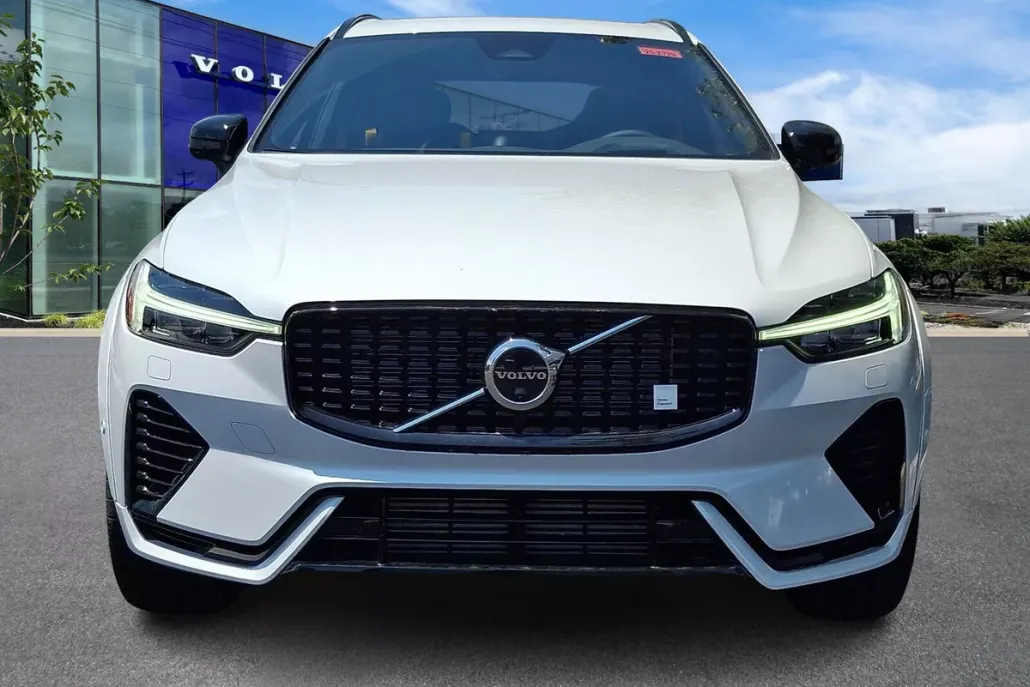 2025 Volvo XC60 Hybrid T8 Polestar photo 1