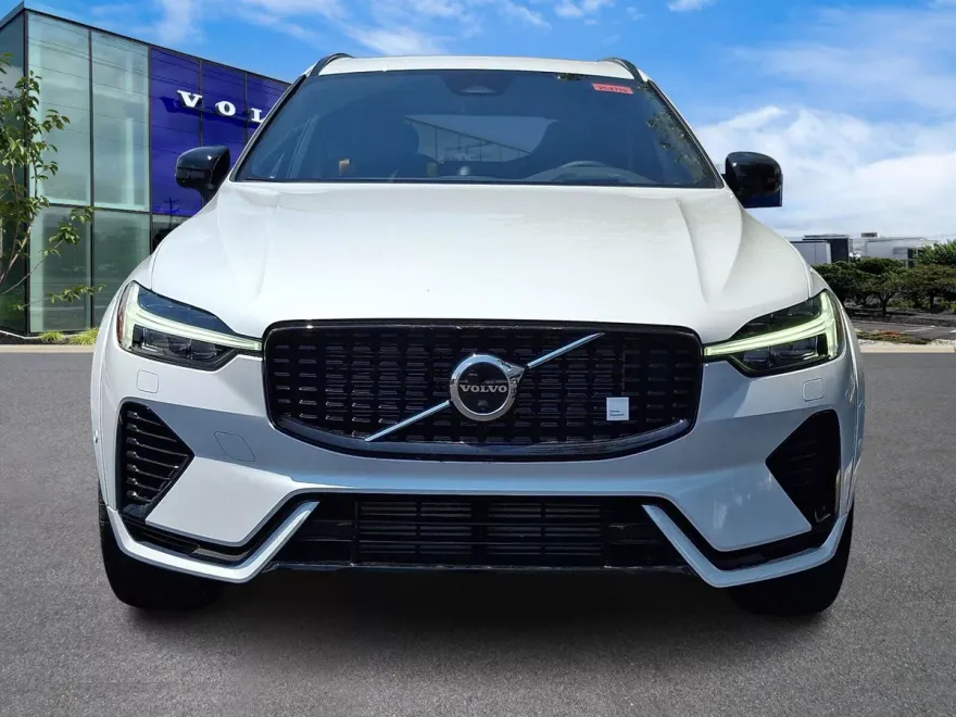 2025 Volvo XC60 Hybrid T8 Polestar photo 1
