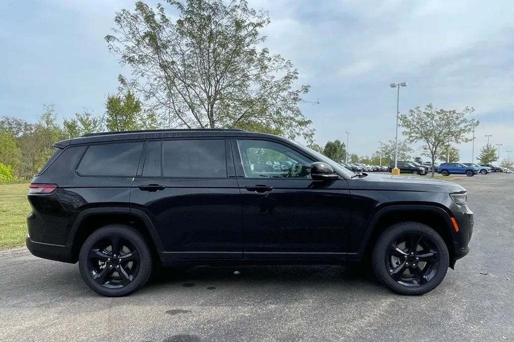 2025 Jeep Grand Cherokee Altitude X photo 1