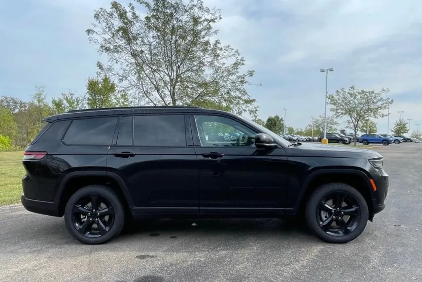 2025 Jeep Grand Cherokee Altitude X photo 1
