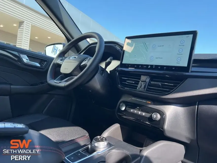 2026 Ford Escape ST-Line photo 1