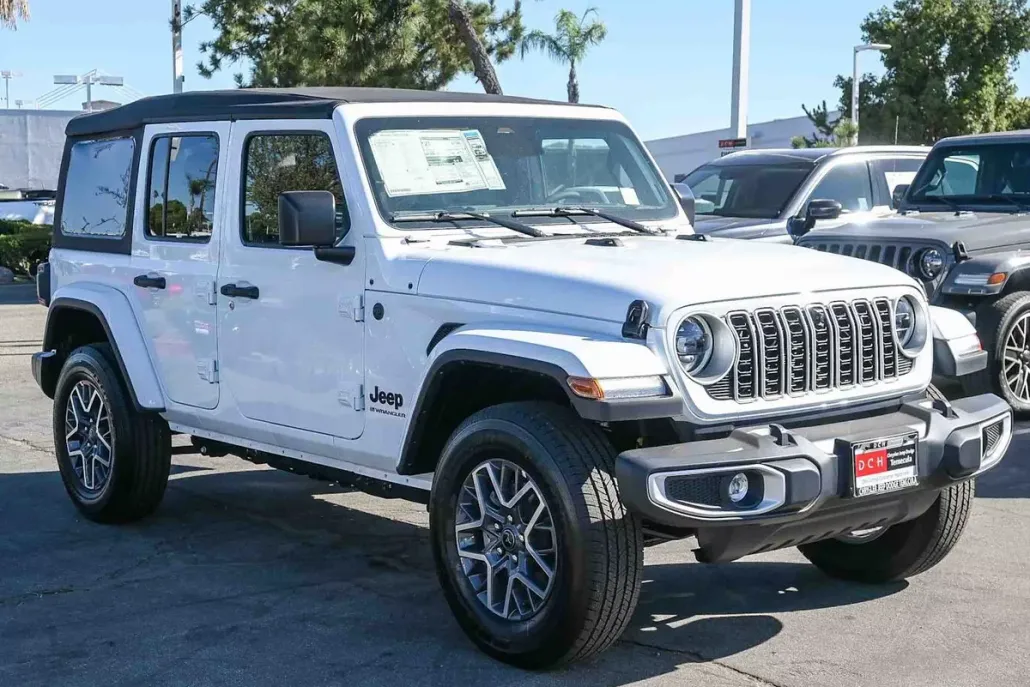 2025 Jeep Wrangler Sahara photo 1