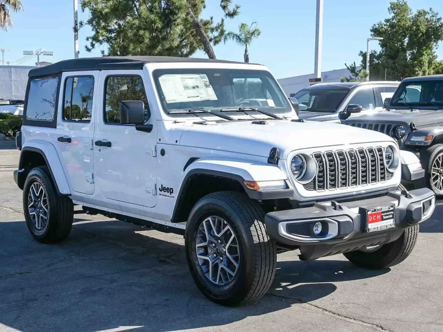 2025 Jeep Wrangler Sahara photo 1