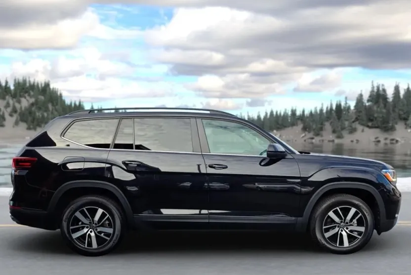 2022 Volkswagen Atlas SE photo 1