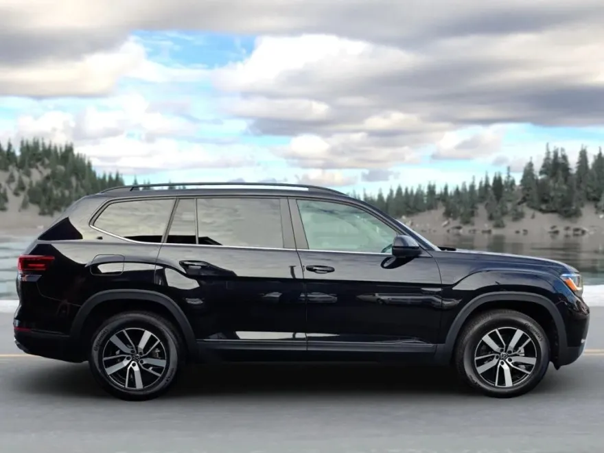 2022 Volkswagen Atlas SE photo 1