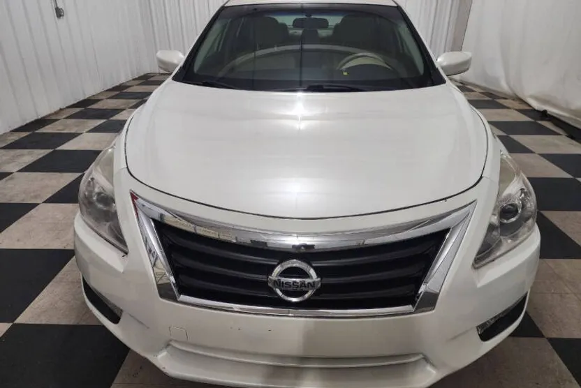 2014 Nissan Altima 2.5 S photo 1