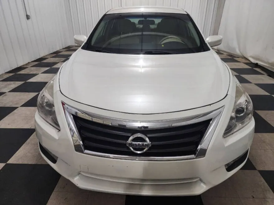 2014 Nissan Altima 2.5 S photo 1