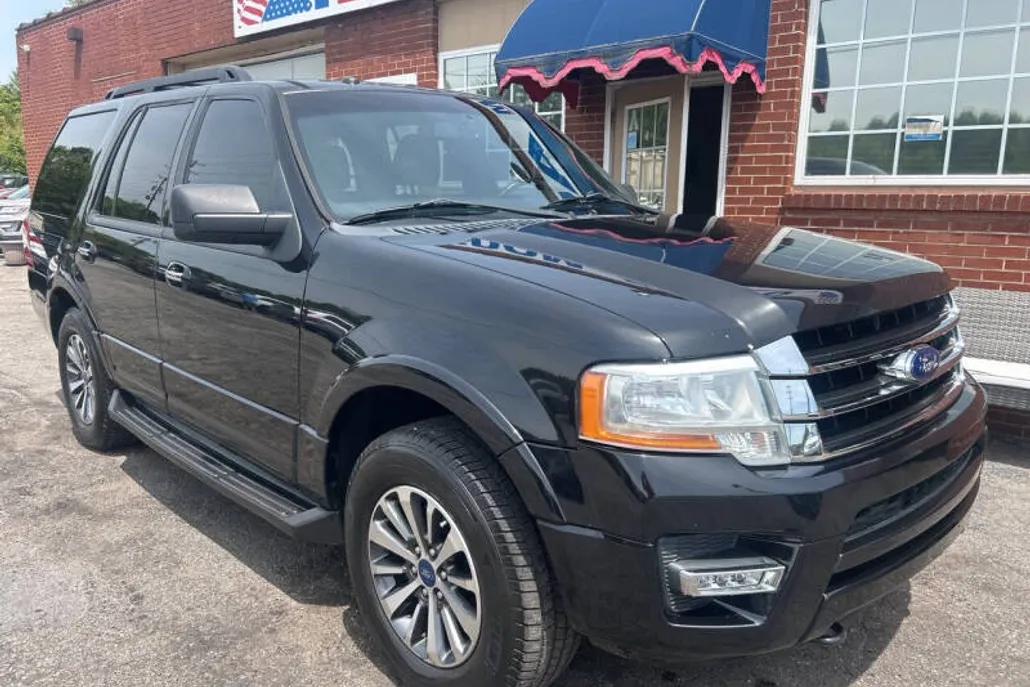2015 Ford Expedition XLT photo 1
