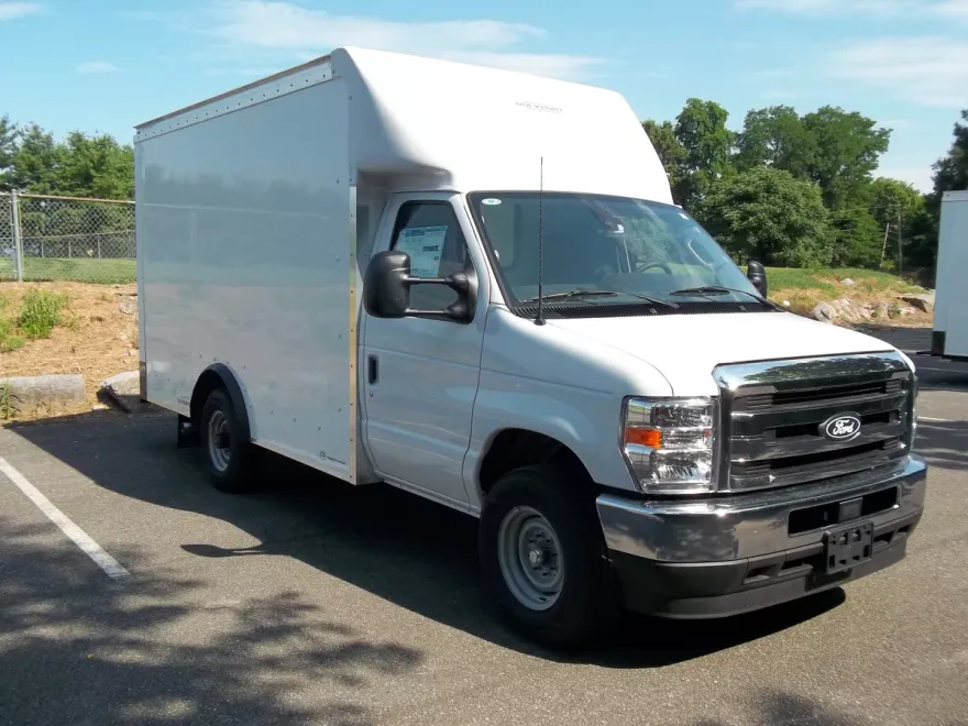 2026 Ford E-350 Base photo 1