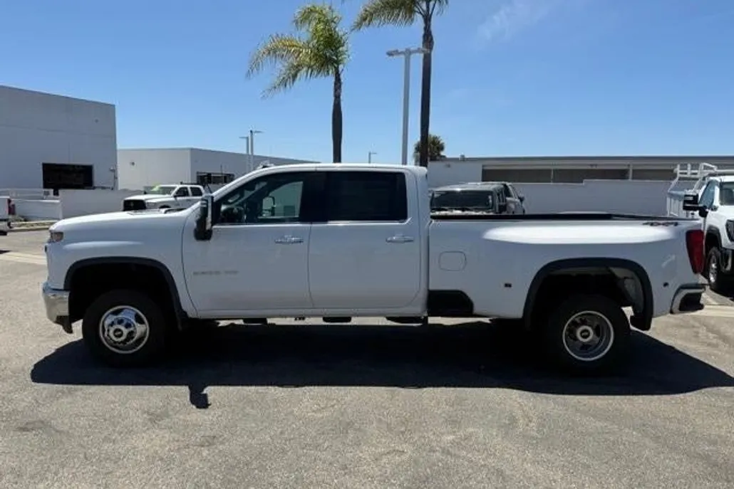 2021 Chevrolet Silverado 3500HD LTZ photo 1