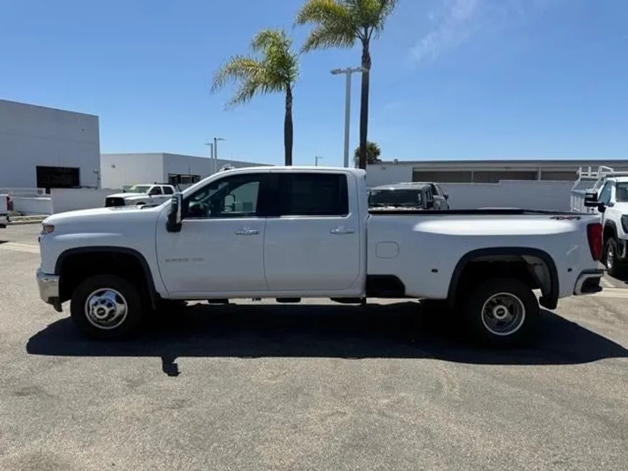 2021 Chevrolet Silverado 3500HD LTZ photo 1