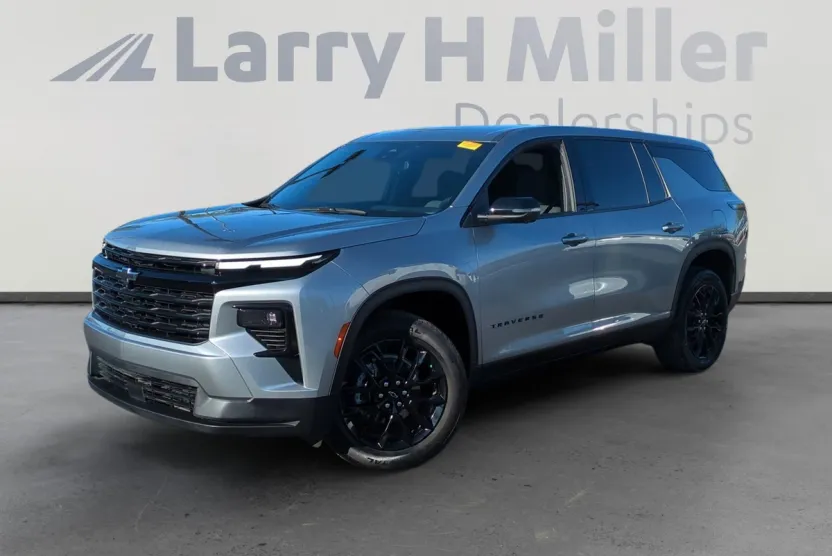 2024 Chevrolet Traverse 1LS photo 1