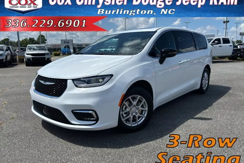 2025 Chrysler Pacifica photo 1