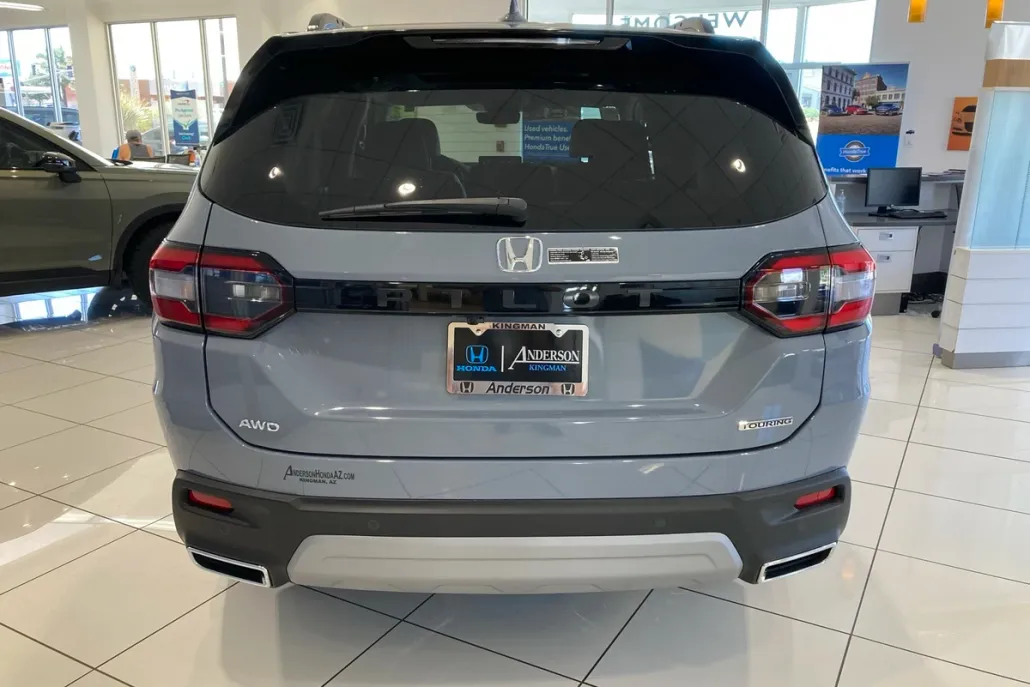 2025 Honda Pilot Touring photo 1