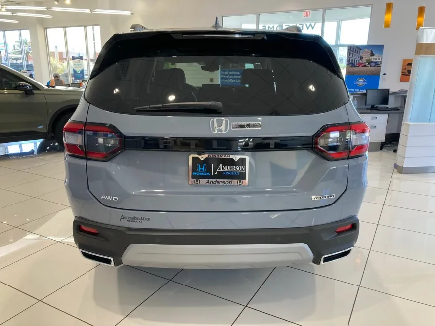 2025 Honda Pilot Touring photo 1