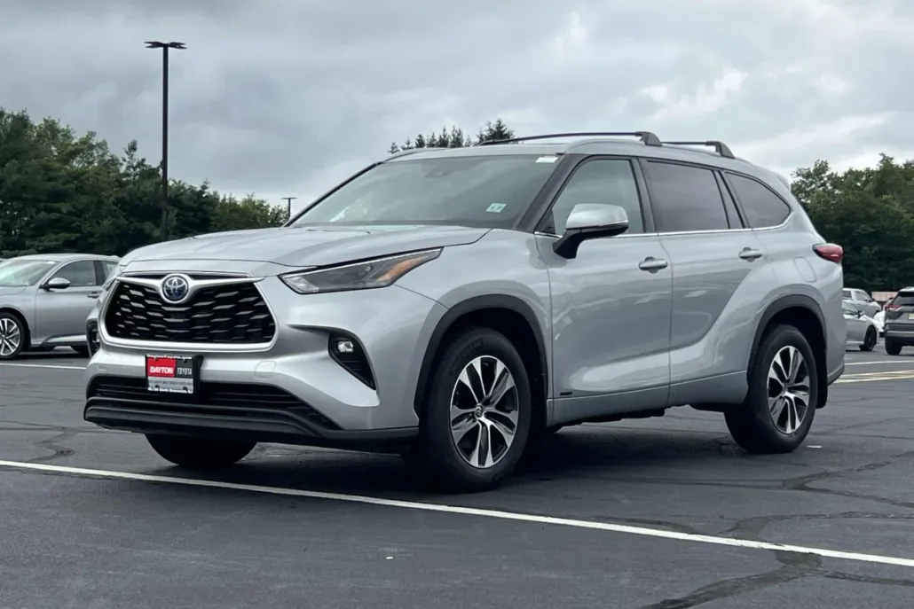 2022 Toyota Highlander Hybrid XLE photo 1