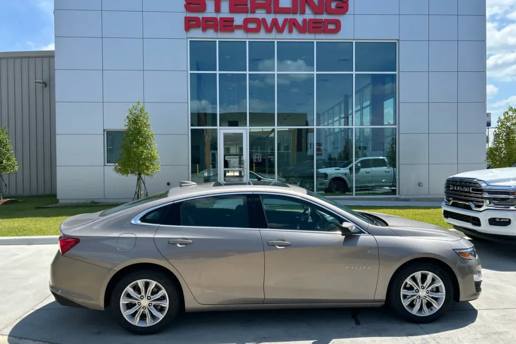2024 Chevrolet Malibu 1LT photo 1