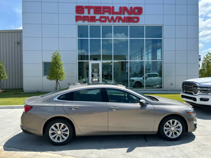 2024 Chevrolet Malibu 1LT photo 1