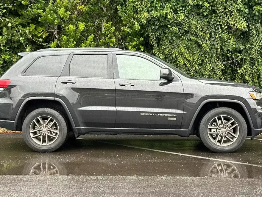 2016 Jeep Grand Cherokee Laredo photo 1
