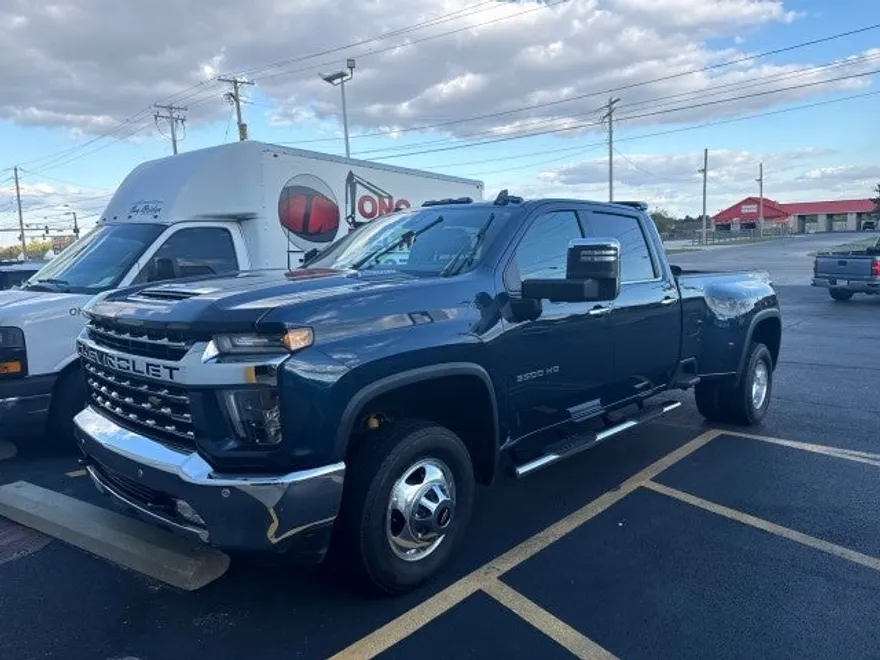2022 Chevrolet Silverado LTZ photo 1