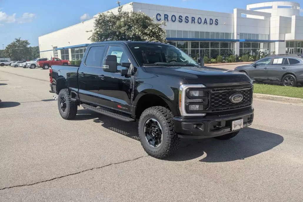 2025 Ford F-350 Lariat photo 1