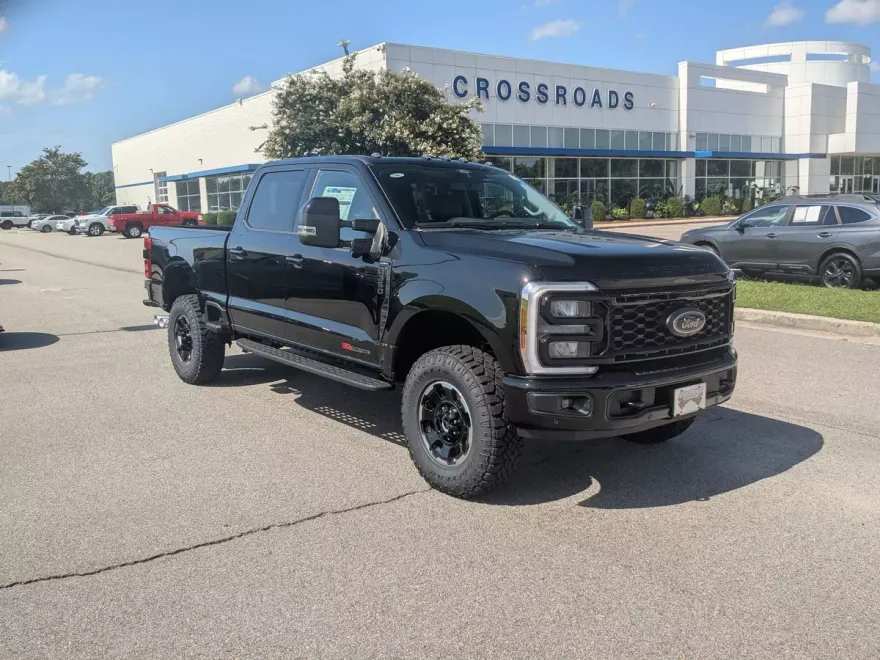2025 Ford F-350 Lariat photo 1