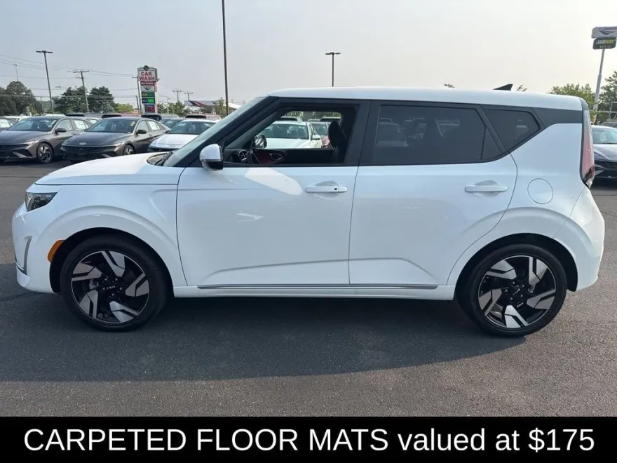 2025 Kia Soul GT-Line photo 1