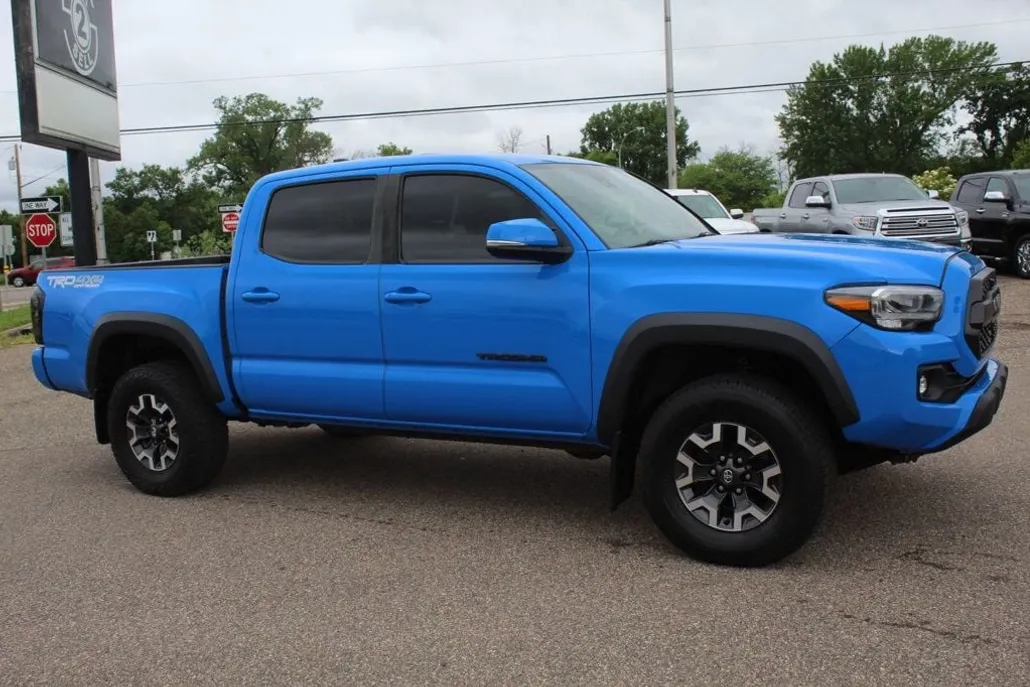2021 Toyota Tacoma 4x4 TRD photo 1