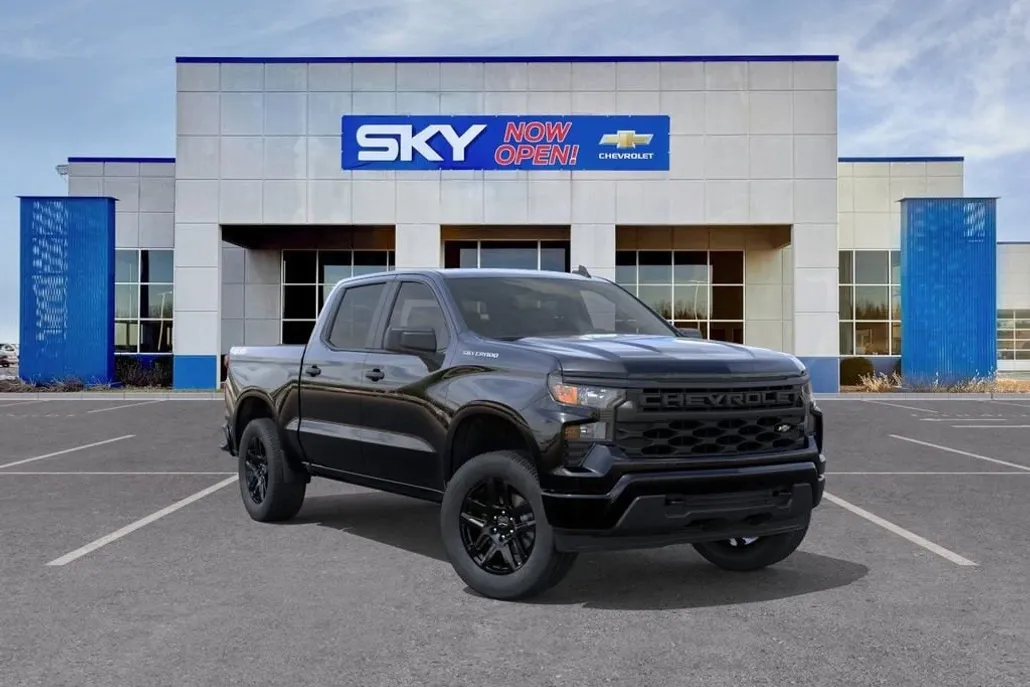 2025 Chevrolet Silverado 1500 Custom photo 1