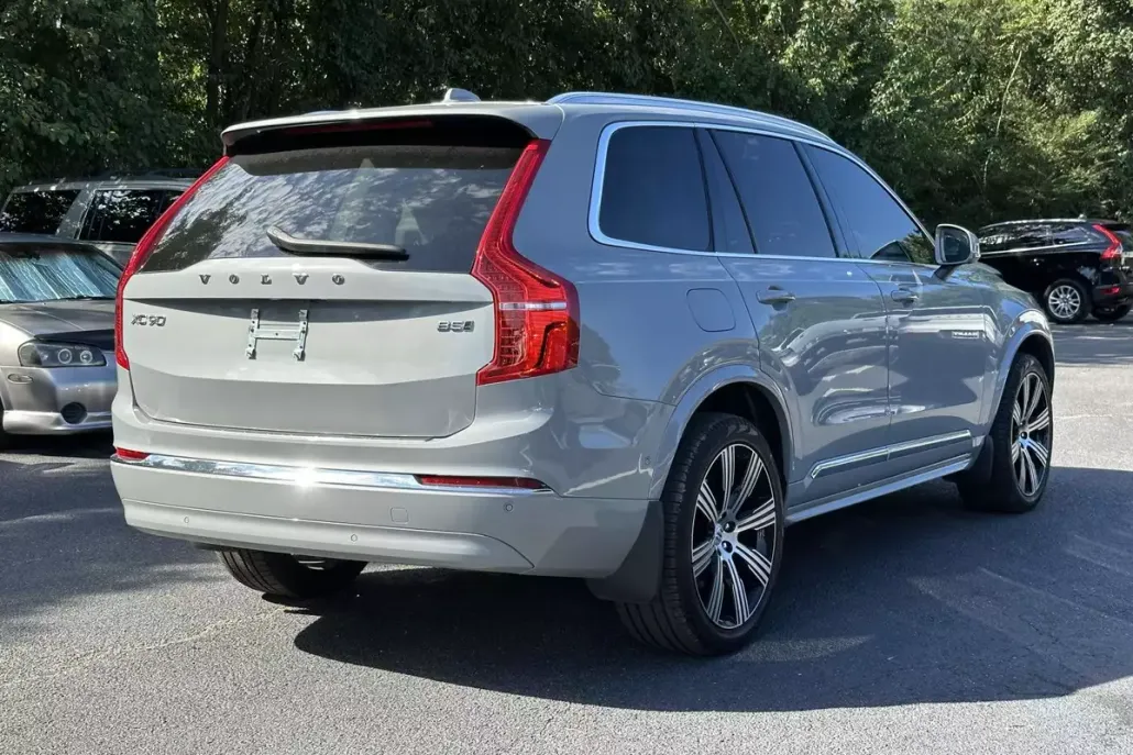 2024 Volvo XC90 B5 Plus photo 1