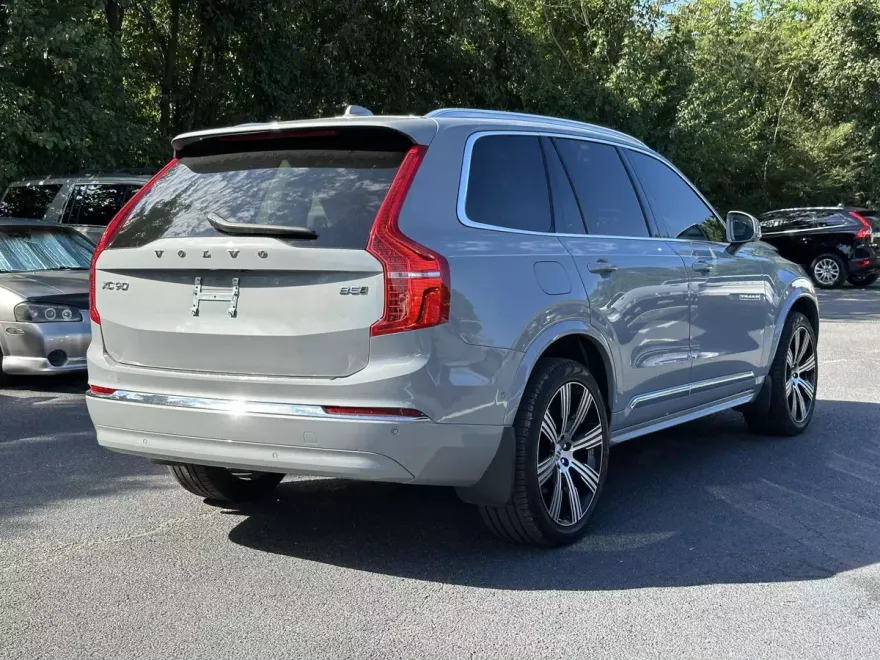 2024 Volvo XC90 B5 Plus photo 1