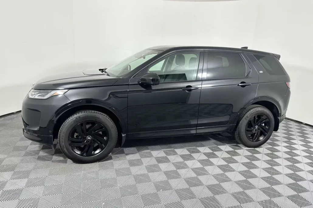 2025 Land Rover Discovery Sport S photo 1