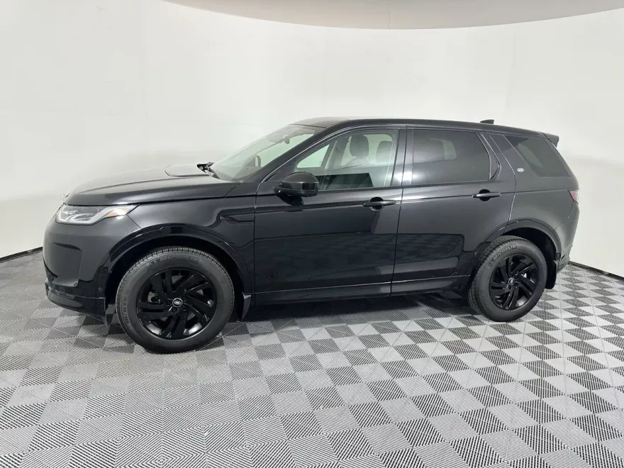 2025 Land Rover Discovery Sport S photo 1