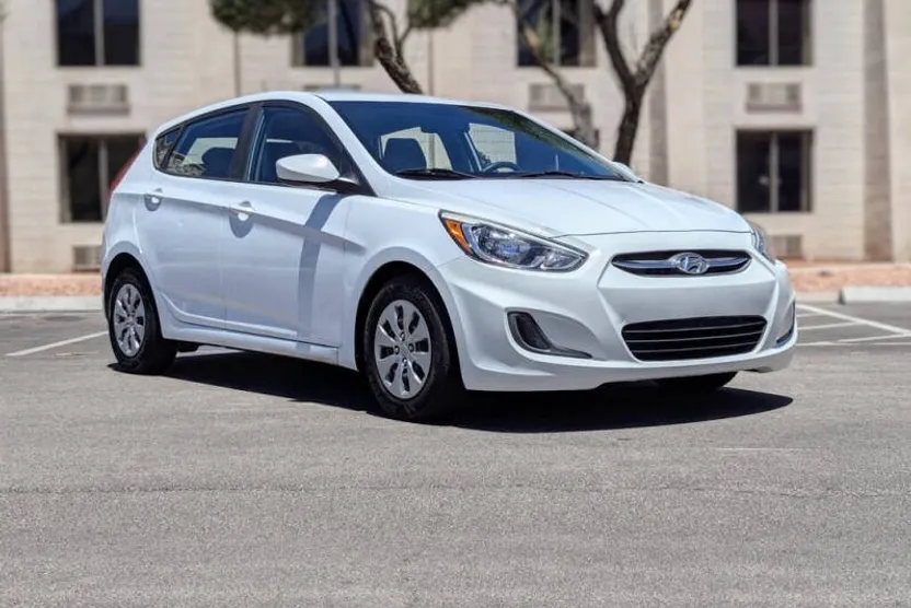 2017 Hyundai Accent Base photo 1