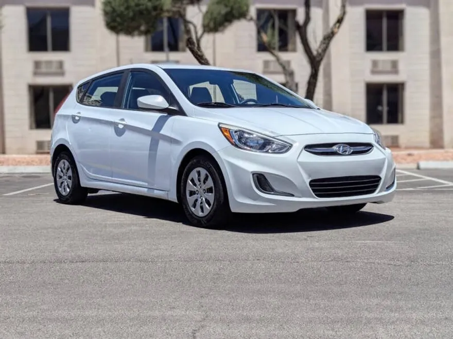 2017 Hyundai Accent Base photo 1