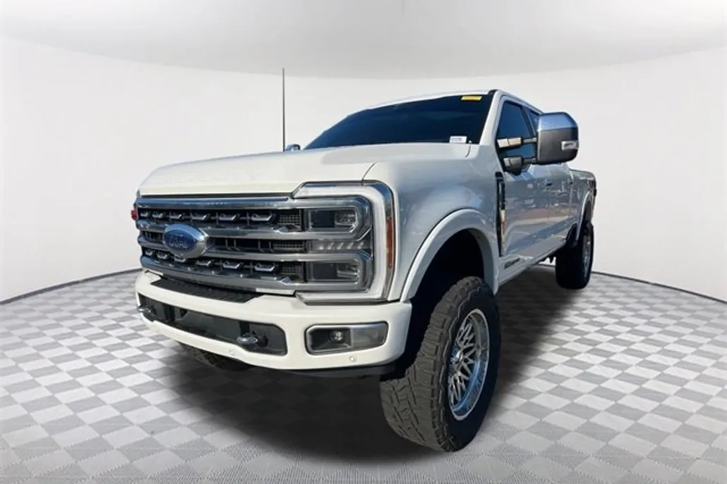 2023 Ford F-250 Platinum photo 1