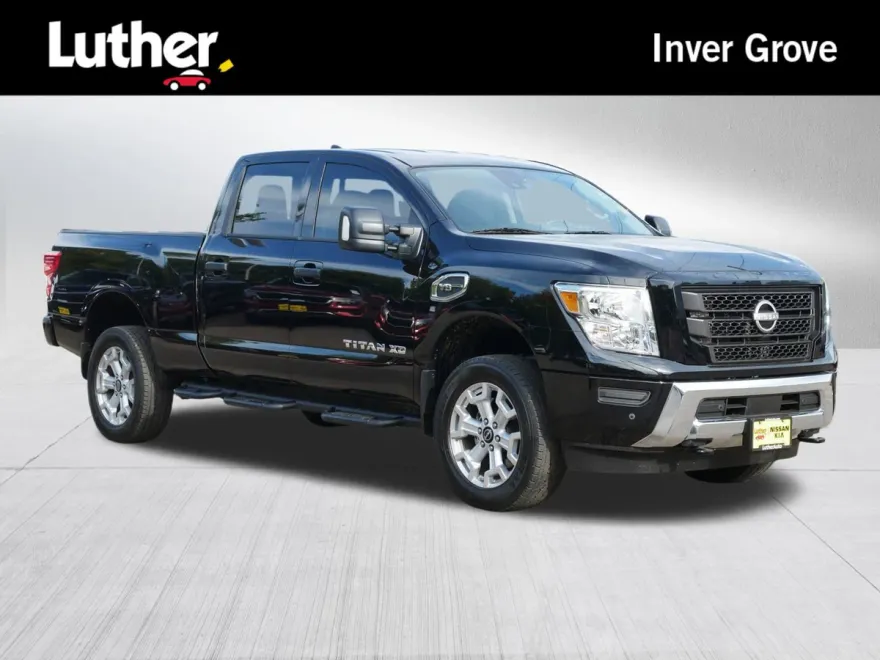 2024 Nissan Titan SV photo 1