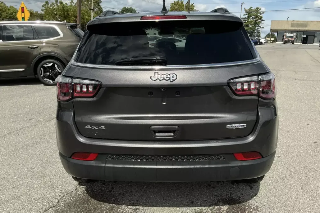 2023 Jeep Compass Latitude photo 1