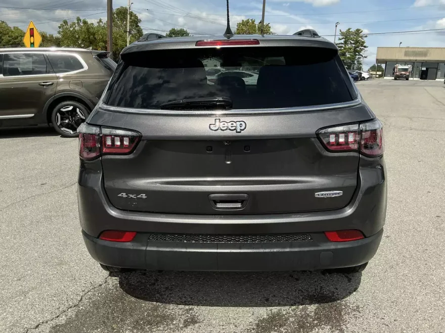 2023 Jeep Compass Latitude photo 1