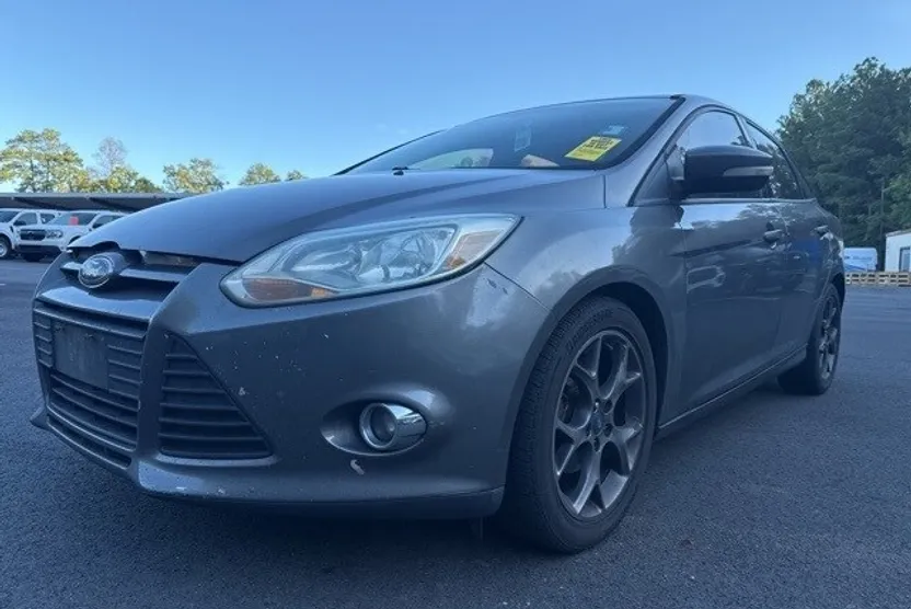2013 Ford Focus Sedan photo 1