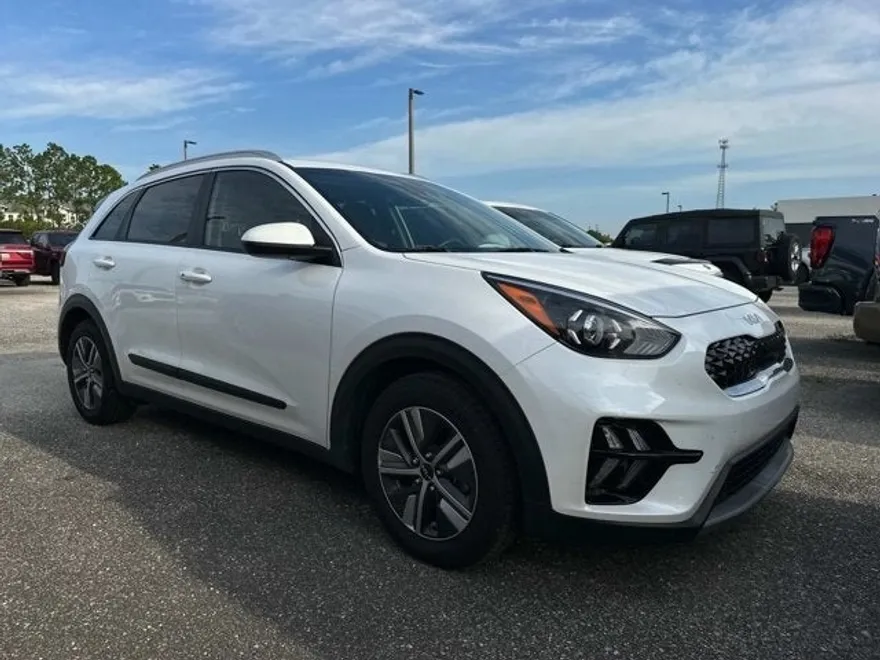 2022 Kia Niro LXS photo 1