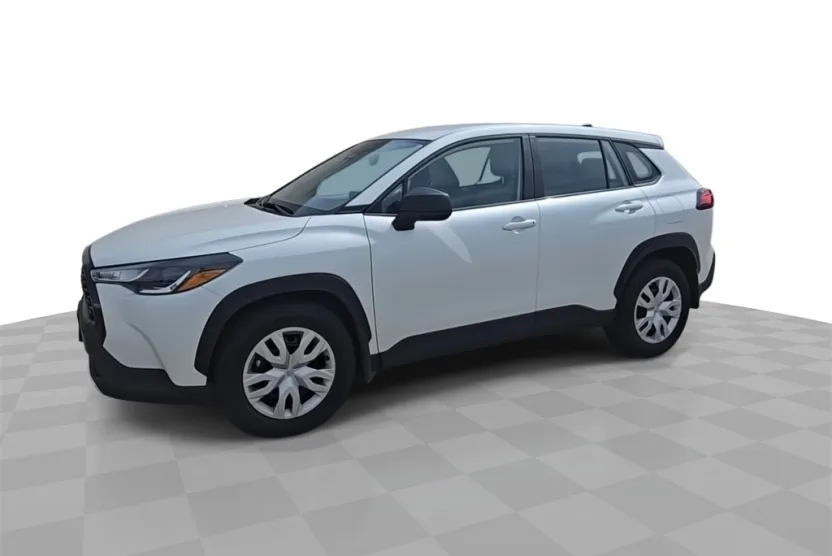 2023 Toyota Corolla Cross L photo 1