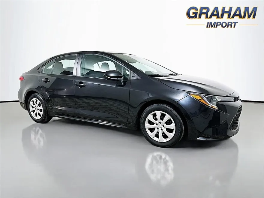 2022 Toyota Corolla LE photo 1