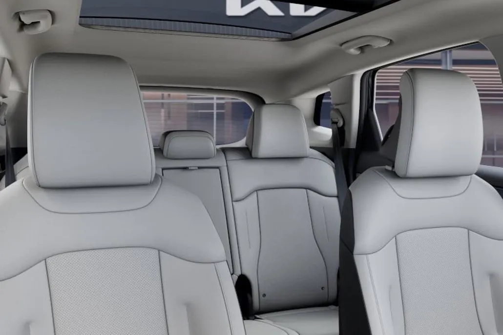 2026 Kia Sportage EX photo 1
