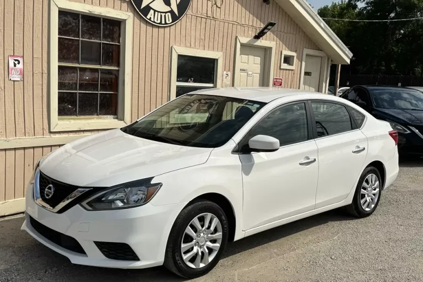 2018 Nissan Sentra SV photo 1