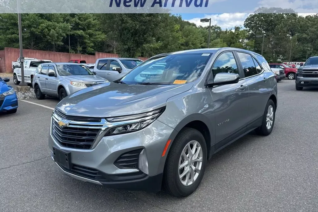 2024 Chevrolet Equinox LT photo 1