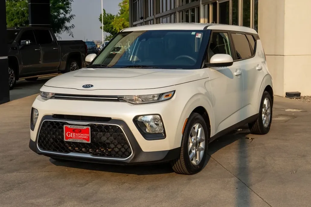 2021 Kia Soul S photo 1